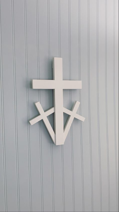 Wooden Crosses Handmade, Wooden Crosses Diy, Wood Crosses Diy, Barn Wood Mirror, Wooden Cross Crafts, 3 Crosses, Wooden Crosses, Cross Crafts, Bermuda Triangle