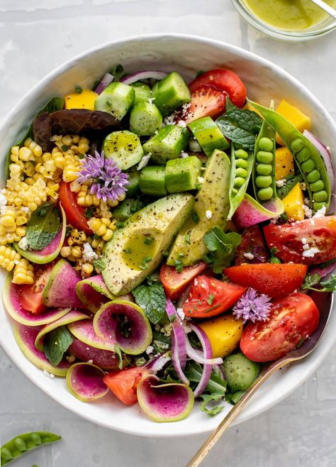 This summer house salad is loaded with crunchy fresh veggies, fresh herbs, feta cheese and drizzled with a mint vinaigrette. Summer Salad Aesthetic, Fancy Salads, Salad Summer, Rainbow Salad, Yummy Salads, Lime Vinaigrette, House Salad, Weekend Meals, Summer Salad Recipes