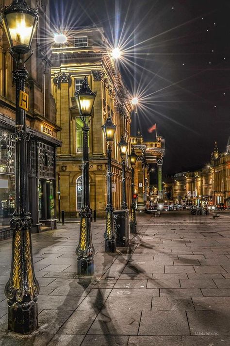 Grey Street .....Newcastle Upon Tyne . David Jenkins, Newcastle Quayside, Newcastle England, Grey Street, Places In England, France Aesthetic, North East England, European Architecture, Uk Photography