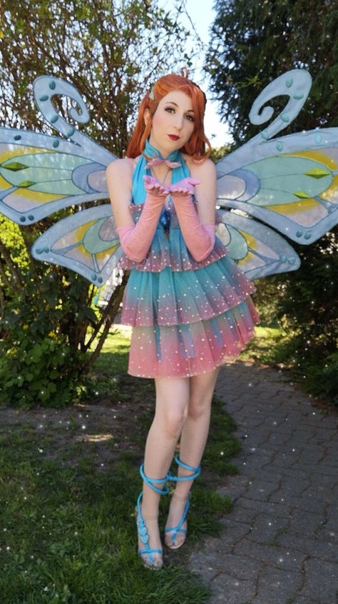 Enchantix Bloom cosplay from the Winx Club Bloom Enchantix Cosplay, Winx Club Cosplay, Bloom Cosplay, Winx Enchantix, Stella Flora, Winx Cosplay, The Winx Club, Cosplay Inspiration, Easy Trendy Outfits