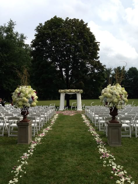 Altars Ideas, Rustic Outdoor Chairs, Wedding Venues Outdoor, Elysian Fields, Outdoor Wedding Ideas, Wedding Ceremony Decor, Romantic Outdoor Wedding, Ceremony Chairs, White Chairs