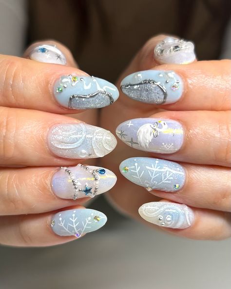 Frozen swan lake ˚˖𓍢ִ໋🦢˚ ✧ : *✧ inspo @clawsbyizui :* ✧ *✧: #gelnails #nailinspo #nailinspiration #nailart #naildesigns #nailartinspo #nailsoftheday #gelx #gelxnails #apresgelx #handpaintednails Swan Lake Nails, Lake Nails, Swan Nails, Frozen Nails, Nail Board, Floral Nails, Swan Lake, Cute Nail, Nails Inspiration