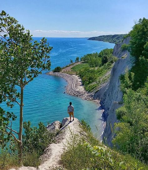 Scarborough Bluffs Niagara Falls Trip, What Is Culture, Scarborough Ontario, Scarborough Bluffs, The World Pictures, Canada Pictures, Ontario Travel, Canadian Travel, Fall Travel