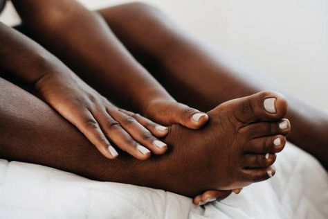 What Causes Feet To Swell? 7 Main Reasons - BlackDoctor.org Reflexology Points, Skin Pictures, Reflexology Foot Chart, Social Health, Reflexology Chart, Healthier Habits, Words Of Advice, Athletes Foot, Foot Reflexology