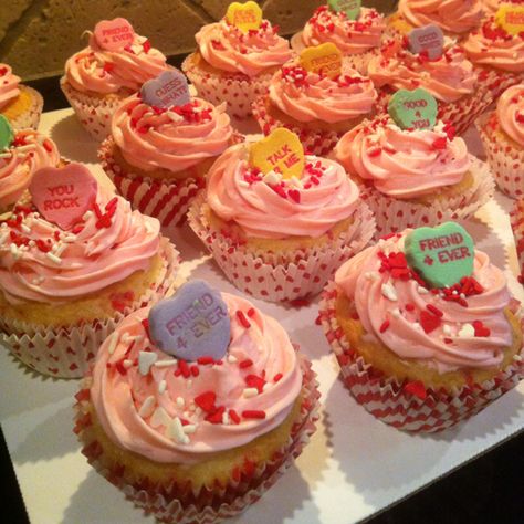 Valentine's cupcakes for his school party! Valentines Day Mini Cupcakes, Valentine Cupcakes Ideas For Kids, Chocolate Cupcakes Valentines Day, Diy Valentines Cupcakes, Valentines Day Cupcake Recipes, Valentines Baking Cupcakes, Kids Valentines Cupcakes, Candy Heart Cupcakes, Galentines Party Cupcakes