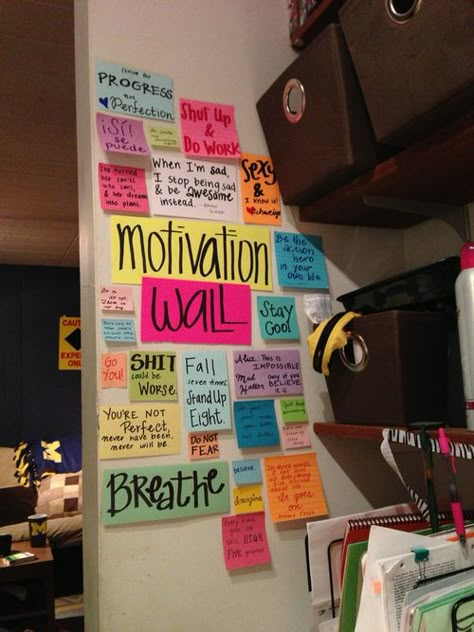 20 Ways to use Sticky Notes | How Does She Diy College Apartment Decor, Elegant Dorm Room, College Apartment Diy, Sticky Notes Quotes, Motivational Notes, Diy College, Dorm Room Diy, Dorm Diy, Notes Quotes