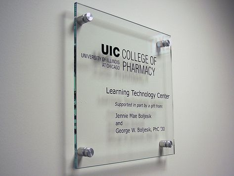 glass dedication sign Donor Plaques, Glass Signs, Glass Signage, Office Layout Ideas, Balcony Glass Design, Door Signage, Donor Wall, Office Signage, Company Signage