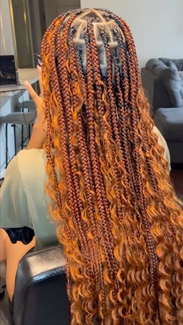 Cool Box Braids Color, Braids With Curls With Color, Boho With Color Braids, Med Knotless Braids With Color, Knotless Goodness Braids, Cute Braids With Color, Boho Knotless With Color, Knotless Braids With Curls And Color, 3 Color Braids