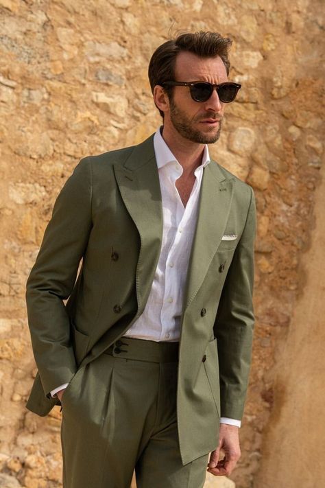 Wedding Guest Outfit Men, Suits Groomsmen, Mens Fashion Wedding Guest, Green Suit Men, Olive Green Suit, Black Fall Outfits, Groom's Suit, Green Combination, Light Blue Blazer