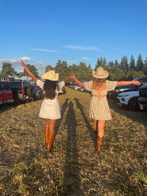 Western. Rodeo. Cowgirl. Summer. Bachelorette Photoshoot, Rodeo Aesthetic, Summer Rodeo, Summer Vision, Cal Poly, Book Fanart, Zach Bryan, Western Women, Summer 24