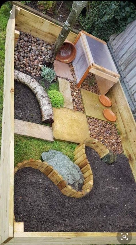 Turtle Outdoor Habitat Ideas, Outdoor Box Turtle Enclosure Diy, Turtle Habitat Ideas Outdoor Tortoise House, Turtle Area Outside, Turtle Cage Outdoor, Hermann Tortoise Outdoor Enclosure, Diy Turtle House, Tortoise Pond Ideas, Turtle Incloser