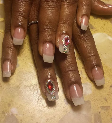 American French Nails, Manicure Types, American Manicure Nails, Finger Nail Polish, Nail Finger, American Manicure, American Nails, Types Of Manicures, Shellac Manicure