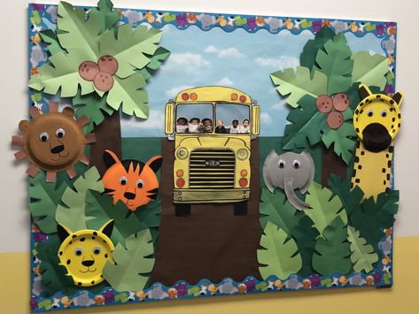 Jungle Theme Notice Board, Safari Display Board, Safari Board Ideas Classroom Themes, African Safari Bulletin Board Ideas, Jungle Safari Bulletin Board Ideas, Safari Bulletin Board Ideas Preschool, Jungle Theme Board Decoration, Safari School Decorations, Safari Theme Bulletin Boards