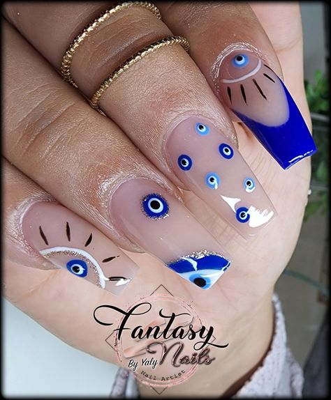 Hamsa Hand Nail Design, Bad Bunny Nails, Evil Eye Nail Art, Purple And Pink Nails, Evil Eye Nails, Boho Nails, Eye Nail Art, Bunny Nails, Cow Nails