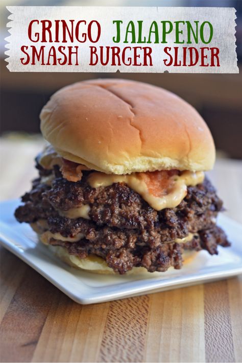 Coffee Burger Recipe, Smash Burger Ideas, Smash Burger Sliders, Blackstone Burger Recipes, Gourmet Smash Burger, Creative Burger Ideas, Jalapeno Smash Burger, Oven Baked Smash Burgers, Jalapeño Burger