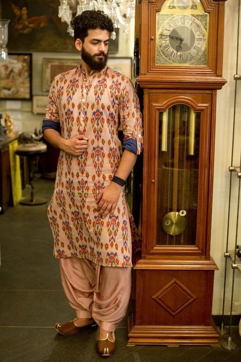 Western Dress Ideas, India Fashion Men, Shilpa Reddy, Indo Western Outfits, Man Dress Design, Mens Traditional Wear, Indian Wedding Clothes For Men, Boys Kurta Design, Wedding Kurta For Men