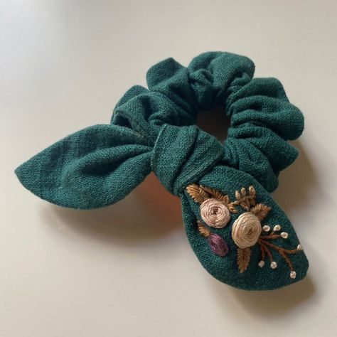 Excited to share the latest addition to my #etsy shop: Embroidered scrunchie, Embroidered hair bow, Linen hair bow, Hair accessories, Hand embroidered barrette. bow hair tie, Christmas gifts https://etsy.me/3DoFH8e #birthday #christmas #organiccotton #embroideredbow #h Hand Embroidery Hair Accessories, Linen Hair Accessories, Hair Accessories Handmade, Embroidery Scrunchie, Hair Tie Ideas, Embroidered Scrunchie, Embroidered Barrette, Fabric Hair Accessories, Embroidered Bows