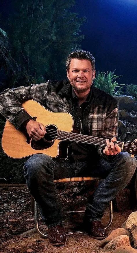 Blake Shelton Photos, Finding New Love, Blake Shelton The Voice, Odd Pictures, A Perfect Relationship, Blake Shelton And Miranda, Blake Sheldon, Luke Bryan Pictures, Blake Shelton Gwen Stefani