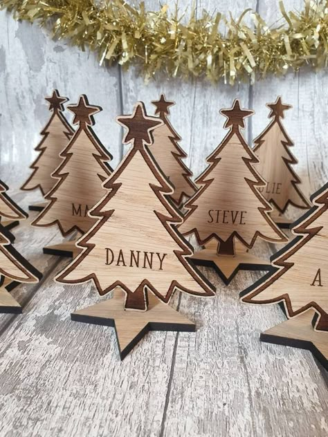 Make gatherings special with personalized place cards designed specifically for Christmas celebrations. Discover woodland tree ornament templates ideal for enhancing festive dining experiences! Mdf Christmas Decorations, Small Wood Christmas Tree, Laser Cut Christmas Decorations, Laser Christmas, Wood Laser Ideas, Laser Cut Christmas, Laser Cut Designs, Personalized Place Cards, Laser Cut Decor