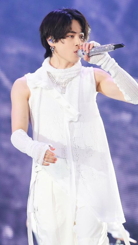 Jimin White Outfit, Jimin White, Tulle Wedding Skirt, Icon Parking, Kpop Concert Outfit, Jimin Park, Jimin Fanart, Concert Looks, Min Yoongi Bts