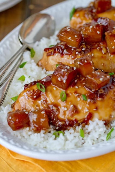 Sweet pineapple, soy sauce and sriracha flavor this easy asian inspired chicken recipe that is ready in under 45 minutes. #ChineseNYeats #ad Pineapple Chicken Recipes, Recipe Website, Polynesian Food, Communal Table, Island Food, Hawaiian Food, Food Website, Sweet And Sour Pork, Yum Yum Chicken