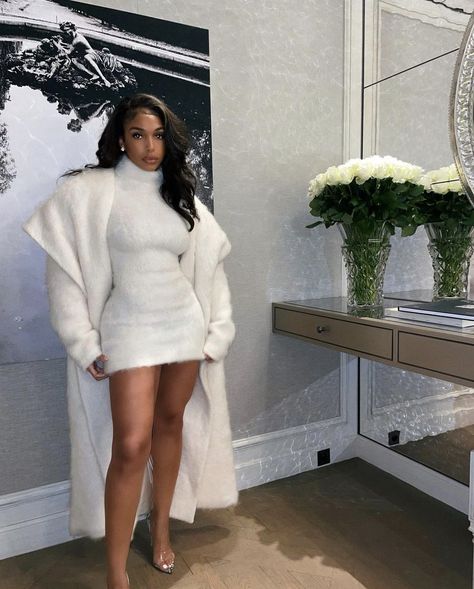 Affluent Women Outfits, Elegant Fall Looks, All White Party Outfits Winter, Fashion Killa Classy Date Night, Dinner Club Outfit Night, 19th Birthday Outfit Ideas Classy, December Birthday Outfit Black Women, Alliyahs Face Outfits, Derra Outfits