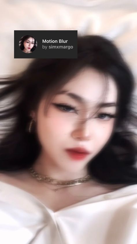 Motion blur by @simxmargo on Instagram Pretty Filter, Aesthetic Ig Filter Selfie, Snapchat Filters Selfie, Insta Filter, Bahasa Jepun, Story Filters, Ig Filter, Phone Photo Editing, Best Filters