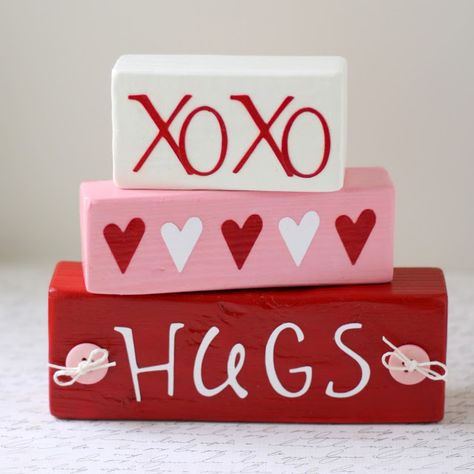 The Pink Elephant Project Thursday: Stacked Wood Valentine Blocks Valentine Wood Crafts, Saint Valentin Diy, Valentines Bricolage, Diy Valentine's Day Decorations, Wood Block Crafts, Valentines Sign, Diy Valentines Decorations, Valentine Projects, Diy Valentines Crafts