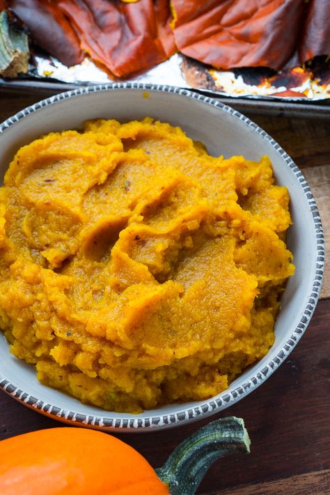 How to Make Pumpkin Puree Pumpkin Puree Instant Pot, Pumpkin Puree Recipes Healthy, Making Pumpkin Puree, Make Pumpkin Puree, Pumpkin Puree Recipes, Roasted Pumpkin, How To Make Pumpkin, Pumpkin Recipes Dessert, Instant Pot Pressure Cooker