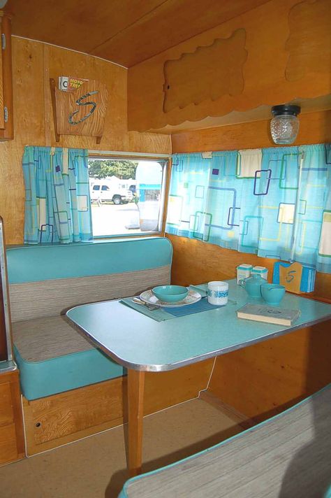 Shasta Airflyte, Trailer Inspiration, Vintage Trailer Interior, Shasta Trailer, Vintage Camper Interior, Small Camper, Camper Trailer For Sale, Chuck Box, Airstream Remodel