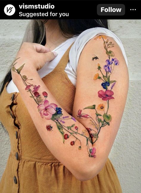 Flower Vine Tattoos, Strawberry Tattoo, Around Arm Tattoo, Food Tattoos, Tatoo Inspiration, Wildflower Tattoo, Stylish Tattoo, Vine Tattoos, Floral Tattoo Sleeve