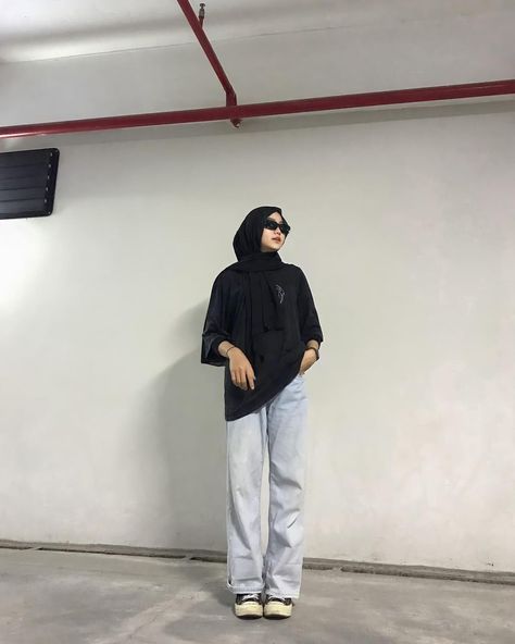 Ootd Oversized Hijab, Swag Hijab Style, Ootd Hijab Tomboy, Oversized Outfit Hijab, Mamba Outfit, Hijab Topi, Simple Outfits Hijab, Ootd Outdoor, Outfit Hijab Simple