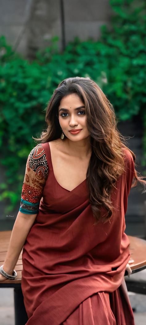 Teju Ashwini, Celebrity Outfit Ideas, Spring Fashion Inspiration, Perfect Spring Outfit, Stunning Prom Dresses, Carpet Looks, Designer Saree Blouse Patterns, Style Inspiration Spring, Bollywood Girls