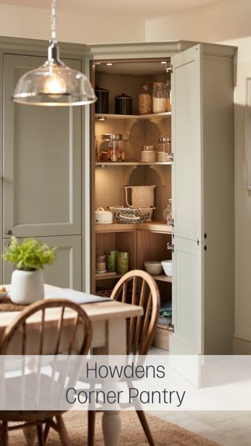 Howdens on Instagram: "This pantry makes us green with envy. 💚 Kitchen featured: Elmbridge Sage Green" Kitchen Larder Cupboard, Howdens Kitchens, Kitchen Larder, Corner Pantry, Open Plan Kitchen Living Room, Bespoke Kitchen, Kitchen Pantry Design, Casa Vintage, Kitchen Dining Living