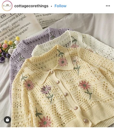 Girls Outwear, Flower Cardigan, Cottagecore Outfits, Crochet Daisy, Cottagecore Fashion, Cropped Knit Sweater, Vintage Spring, Bag Crochet, Cropped Cardigan