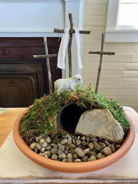 Christ Centered Easter Decorations, Resurrection Garden, Christ Centered Easter, Resurrection Sunday, Easter Garden, Church Easter Decorations, Easter Craft Decorations, Deco Nature, Easy Easter Decorations