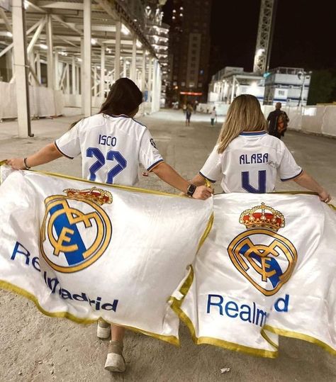 Real Madrid Profile 🤍 Real Madrid Couple, Madrid Flag, Discord Pp, Madrid Aesthetic, Madrid Girl, Madrid Outfits, Real Madrid Photos, Real Madrid Shirt, Cristiano Ronaldo Junior