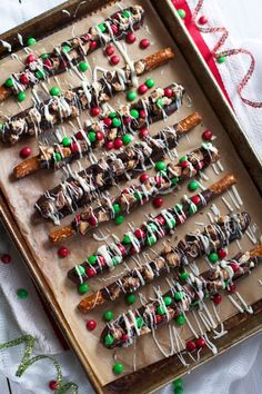 Chocolate Pretzel Rods, Edible Holiday Gifts, Pretzel Chocolate, Covered Chocolate, Christmas Pretzels, Dipped Pretzel Rods, Dipped Pretzels, Chocolate Covered Pretzel Rods, Chocolate Dipped Pretzels