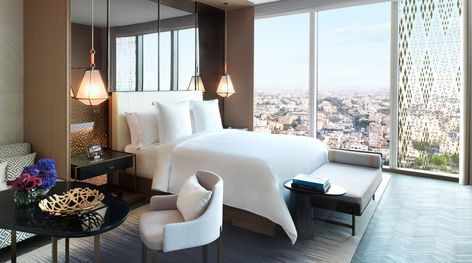 Four Seasons Bed | Mattress & Topper | Simmons Bedding Company Yabu Pushelberg, Rosewood Hotel, Luxury Hotel Room, Executive Suites, Architectural Photographers, Four Seasons Hotel, Hotel Suites, Hotel Design, Bedroom Suite