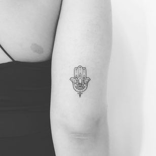 20 Impeccable Hamsa Designs • Tattoodo Small Hamsa Tattoo, Fatima Hand Tattoo, Hamsa Tattoo Design, Hamsa Hand Tattoo, Faith Tattoo On Wrist, Evil Eye Tattoo, Fineline Tattoo, Hamsa Tattoo, Fatima Hand