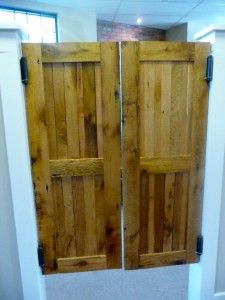 Saloon Doors, Indoor Barn Doors, Western Saloon, Laundry Room Doors, Wood Barn Door, Old Barn Wood, Cafe Door, Swinging Doors, Doors Sliding