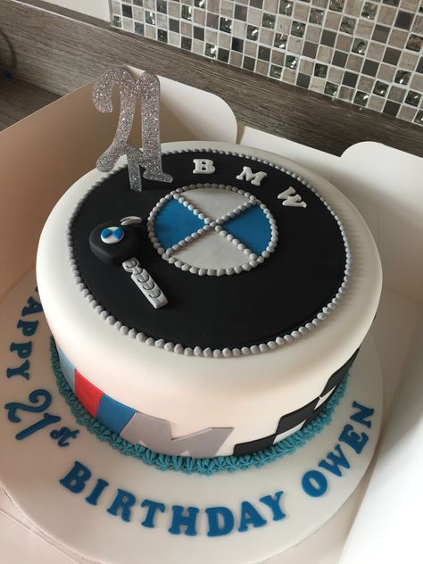 Bmw Birthday Cake, Bmw Cake, Cake For Boyfriend, Cars Birthday Cake, 21st Cake, Birthday Cake For Him, Cake Flower, Mini Cakes Birthday, Birthday Cakes For Men