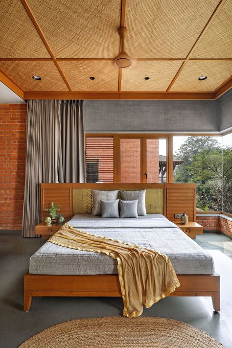 A three-level bungalow in Vadodara designed for a traditional Gujarati joint family | Architectural Digest India Bedroom Interior Traditional, Traditional House Bedroom, Traditional Ceiling Design, Mirror Ideas For Bedroom, Villa Interiors, Bungalow Interior Design, Traditional Bedroom Design, Traditional Bedrooms, Wood Working Projects