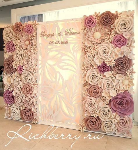 Circle Paper, Flower Backdrop Wedding, Photo Backdrop Wedding, Step And Repeat, Flower Wall Wedding, Diy Wedding Backdrop, Paper Flower Decor, Flower Wall Backdrop, Paper Flowers Wedding