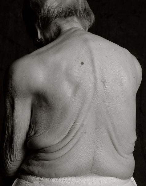 Human Body Photography, Age Photography, Human Body Art, Oldest Human, Body Photography, Body Anatomy, Man Ray, Body Reference, Anatomy Reference