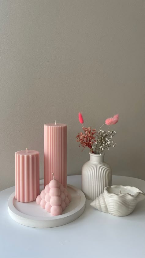 Lilin Aroma, Soya Mumu, Pinterest Room Decor, Aesthetic Candles, Candle Aesthetic, Girly Room, Cute Bedroom Decor, Pink Candles, Room Goals