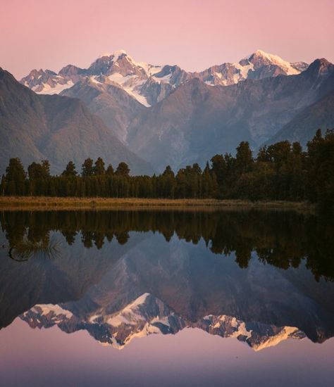 Lake Matheson New Zealand, New Zealand Lakes, July Aesthetic, Nz South Island, Aoraki Mount Cook, Aesthetic 70s, Lake Reflection, Mount Cook, Mirror Lake