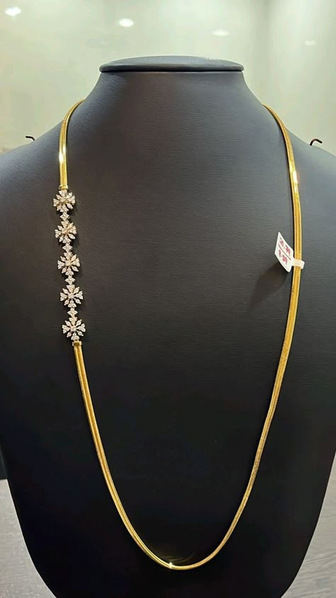 Diamond Mogappu Thali Chain, Mogappu Designs Gold, Tali Chain Designs Gold Kerala, Diamond Thali Chain Designs, Thaali Chain Designs Gold Latest, Thalli Chain Designs Gold, Thali Mugappu Designs Gold, Mogapu Thali Chain, Mogappu Chain Designs