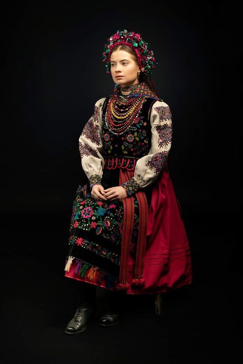 Ukrainian Fashion, Ukrainian Style, Ukrainian Clothing, Greek Culture, Traditional Fashion, Belly Dancers, Folk Costume, Lviv, Costume Outfits