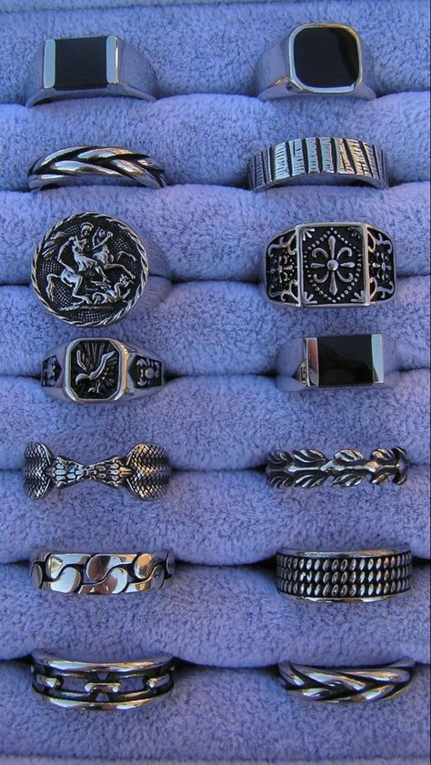 Mens Y2k Jewelry, Silver Guy Rings, Silver Jewellery Aesthetic Men, Y2k Men Jewelry, Assesories For Men, Men Assesories Aesthetic, Men Jewelry Rings, Vintage Men Rings, Vintage Jewelry Men